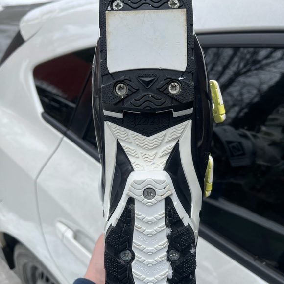 Salomon White, Black, and Green Ski Boots with Silver Details - Picture 7 of 10